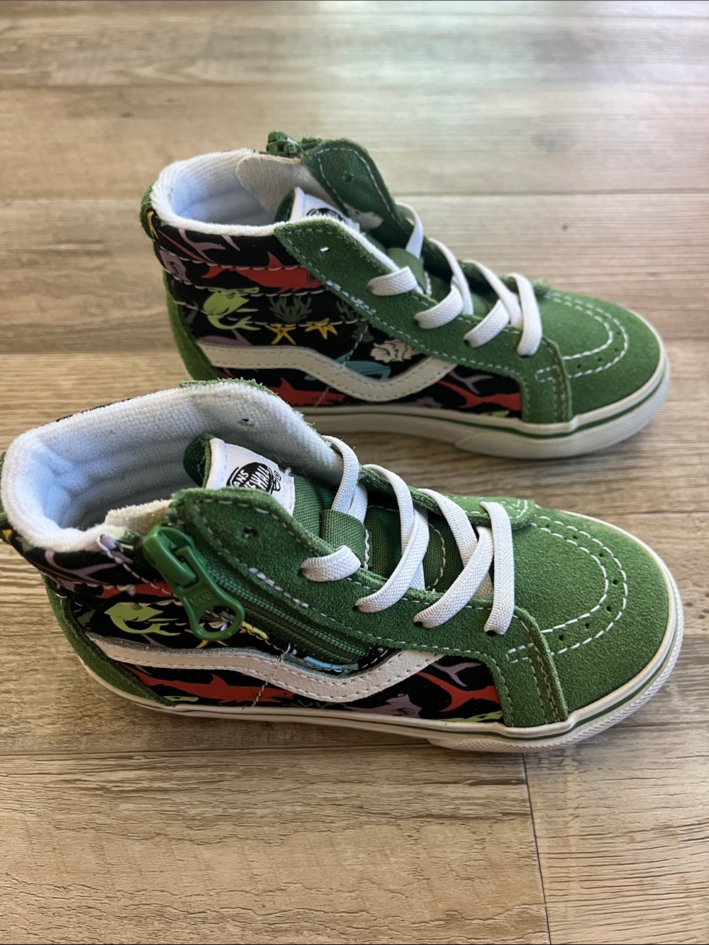 Vans Green High-Top Kids Sneakers with White Stripe and Shark Side Print